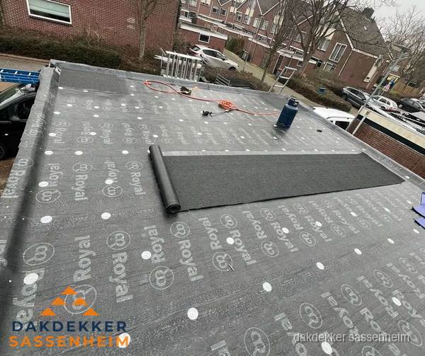 Dakrenovatie plat dak met bitumen dakbedekking in Sassenheim Dakrenovatie plat dak met bitumen dakbedekking in Sassenheim
